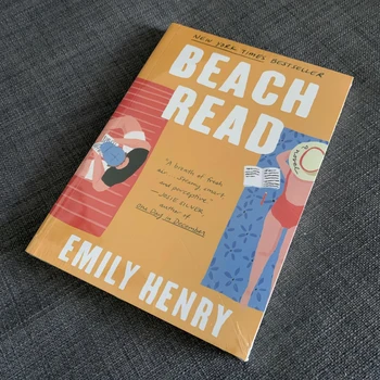 חוף לקרוא על ידי אמילי, הנרי למבוגרים רומן ניו יורק טיימס רב מכר בכריכה רכה באנגלית התמונה